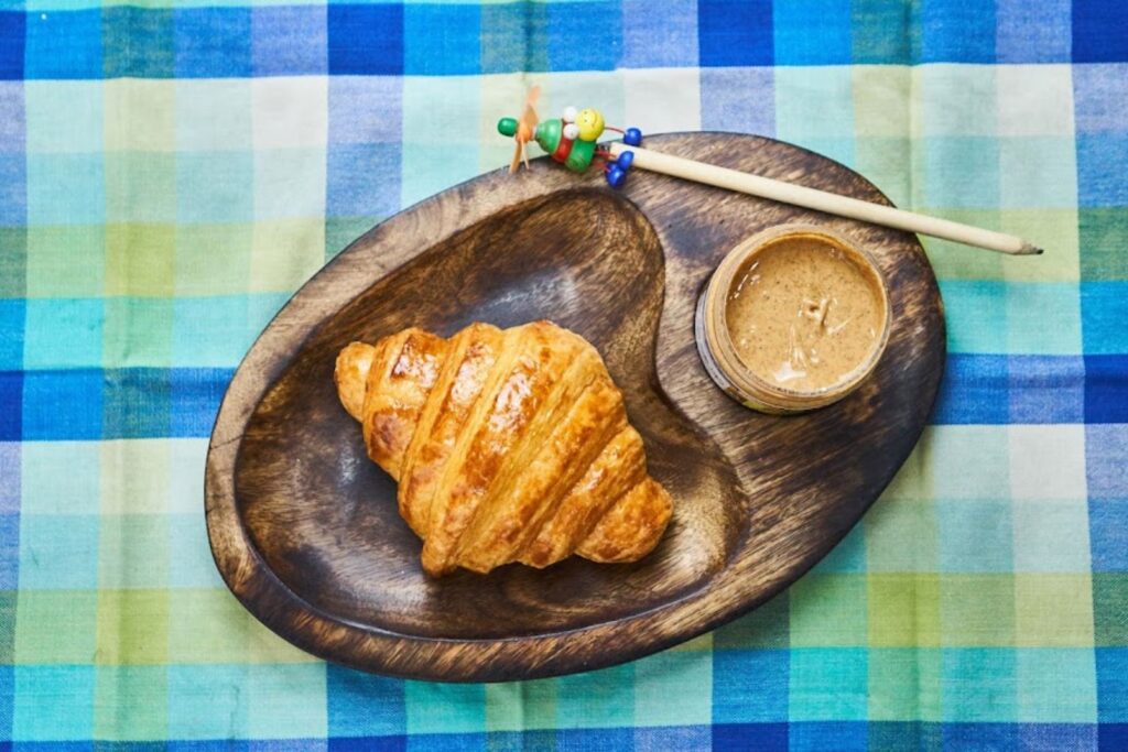 How to reach Defence Bakery Gk2 Greater Kailash New Delhi defence bakery gk2