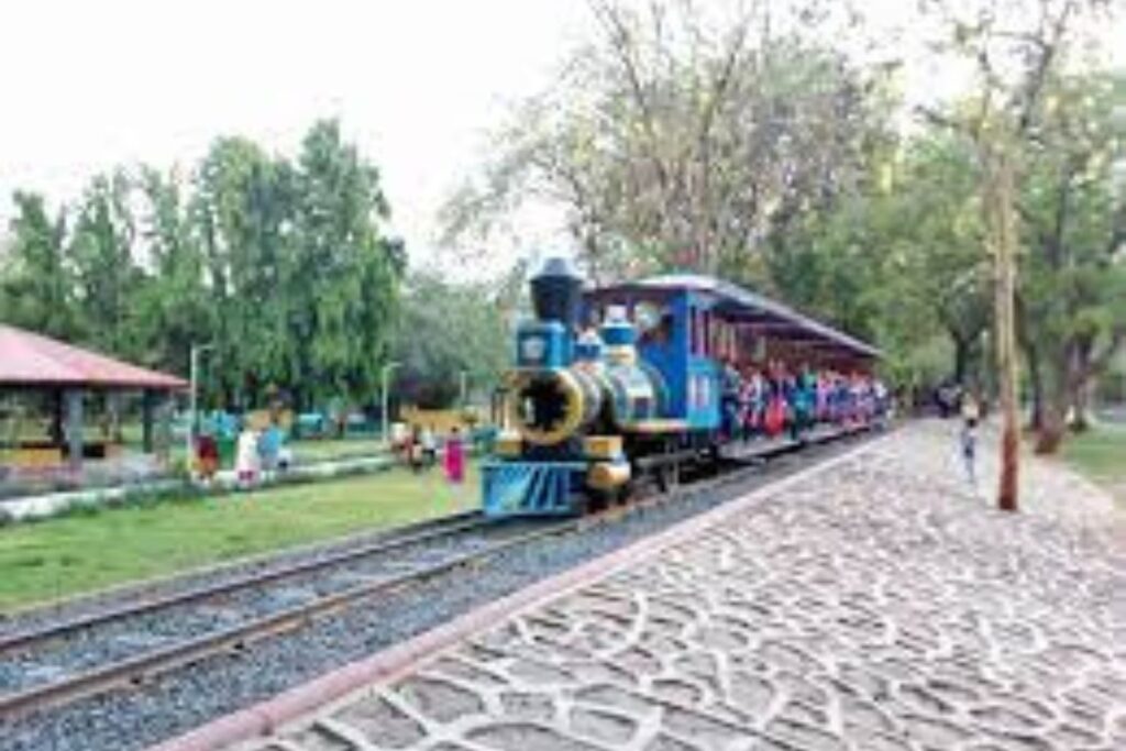 How to reach Gandhinagar 28 Garden City Gujrat gandhinagar 28 garden