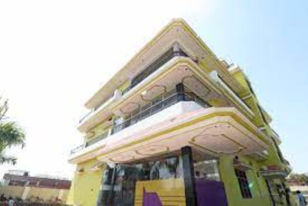 oyo 27949 hotel kriti green