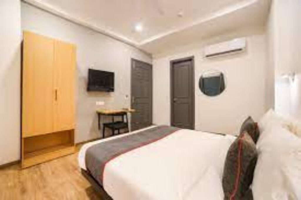 oyo townhouse 262 kailash enclave