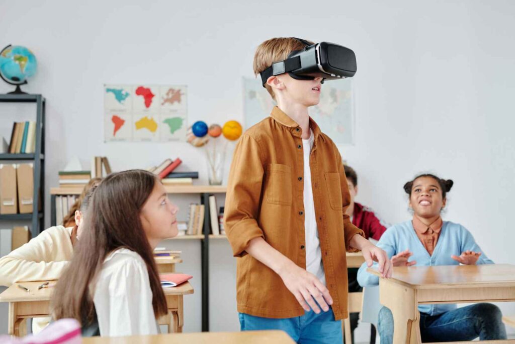 VR Field Trips: Bringing History and Science to Life in the Classroom